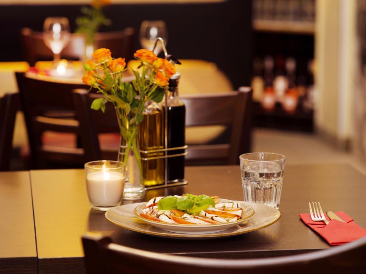 Hotel Koenigshof ไมนซ์ ภายนอก รูปภาพ