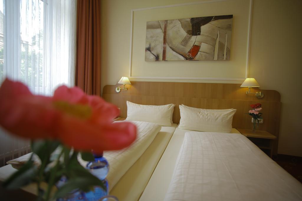 Hotel Koenigshof ไมนซ์ ภายนอก รูปภาพ