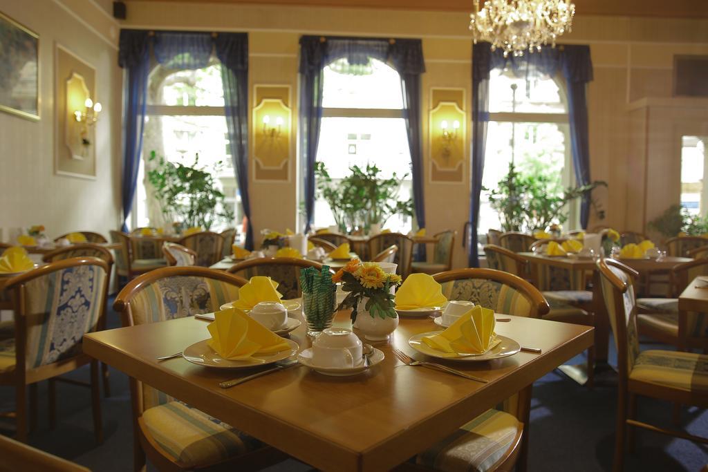 Hotel Koenigshof ไมนซ์ ภายนอก รูปภาพ