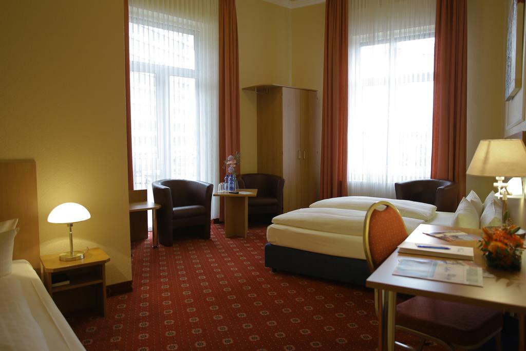 Hotel Koenigshof ไมนซ์ ภายนอก รูปภาพ